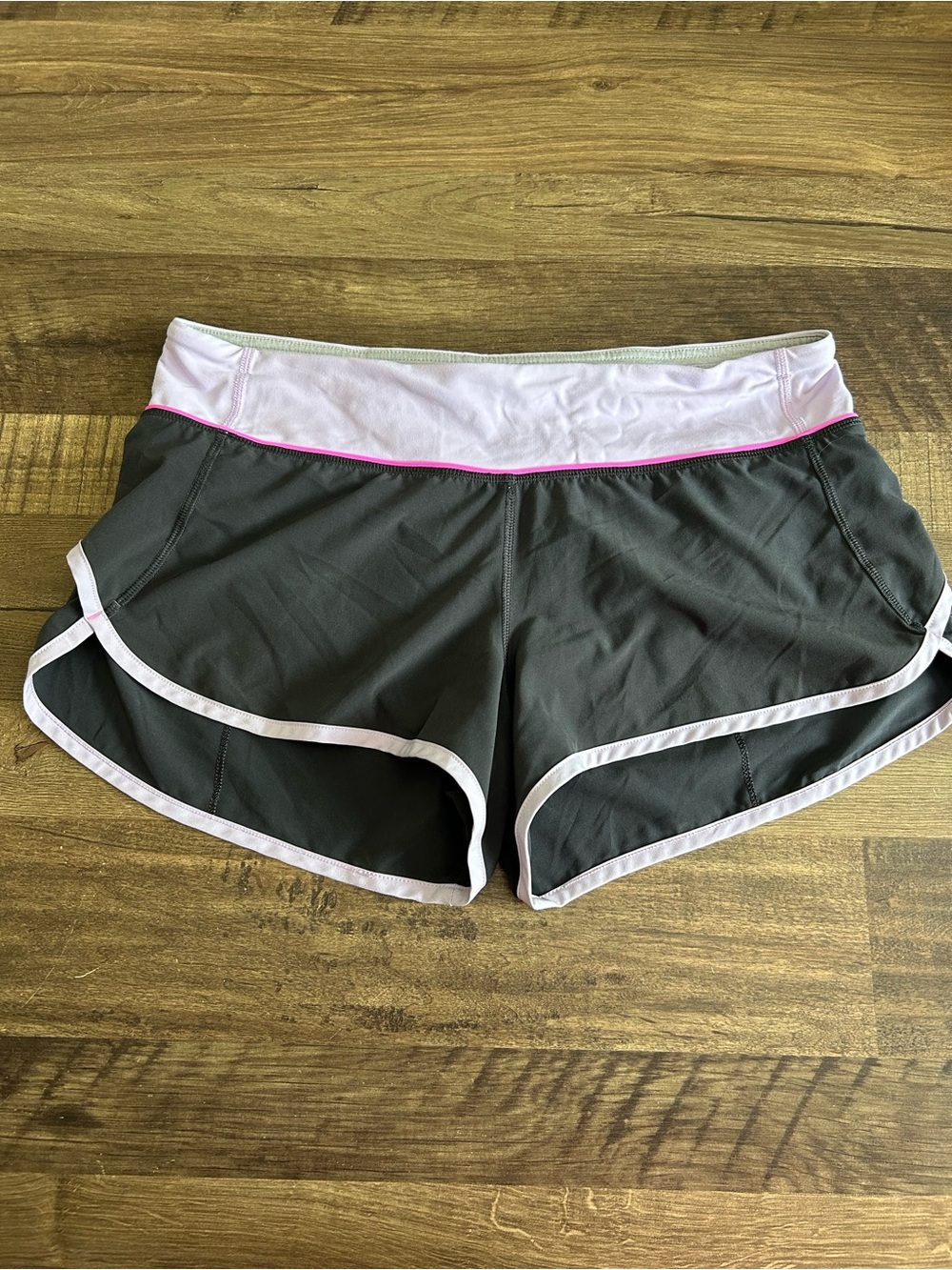 Lululemon Run Speed Shorts Grey Pink Waistband Zippered Pocket Lined Size 8